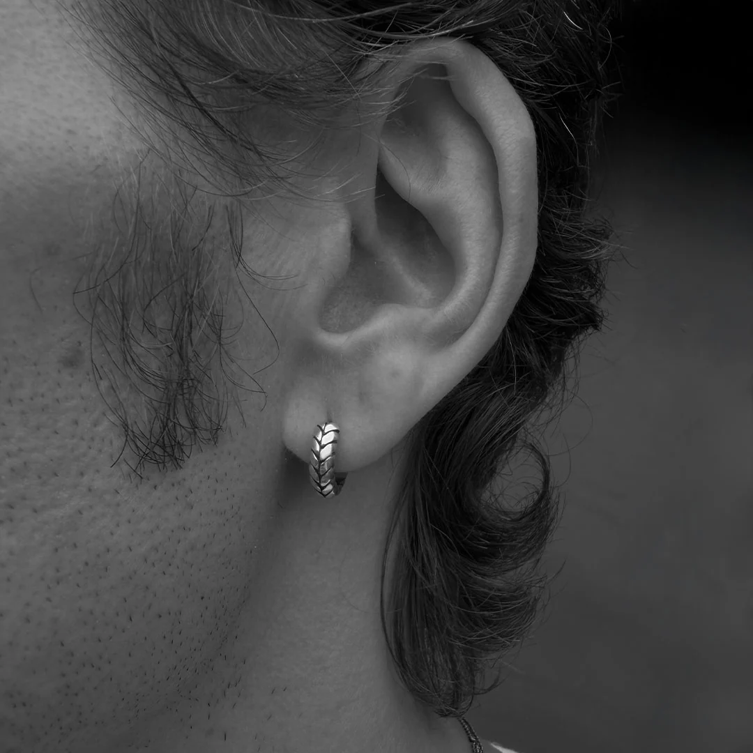 Silver Laurel Hoop Earring - Image 4