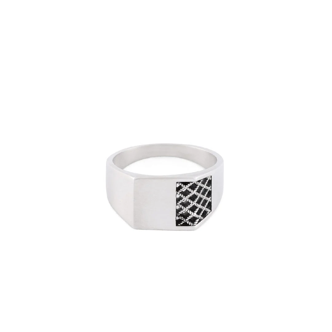 Silver Traitors Ring - Image 3